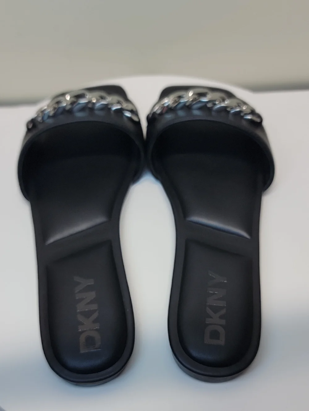 DKNY NEW IN BOX BLACK FLAT SLIDE SANDALS W/SILVER CHAIN - Picture 7 of 10
